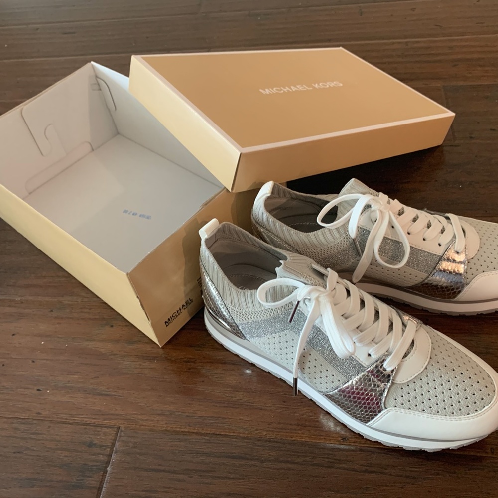 Michael Kors Sneakers - Picture 3 of 6